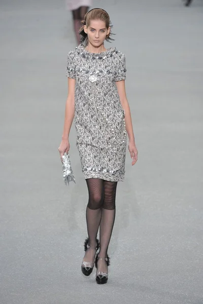 Look 10